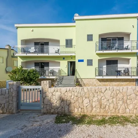 Silverstar Apartment Vir