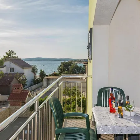 Silverstar Apartment Vir