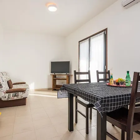 Silverstar Apartment *
